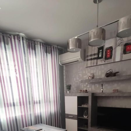 Apartamento Angustias Plaza Parking Gratis Privada Incluida アルカラ・ラ・レアル エクステリア 写真